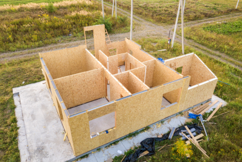 Domki rekreacyjne modułowe – 3 powody, dla których gotowy domek jest lepszy i tańszy niż budowa od podstaw